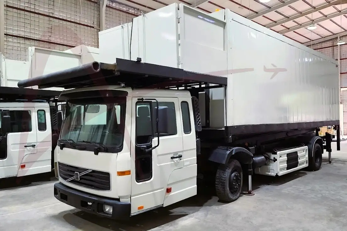 VOLVO AEROLIFT-B-VO/FL616H - Camión de catering: foto 2 VOLVO AEROLIFT-B-VO/FL616H - Camión de catering: foto 2