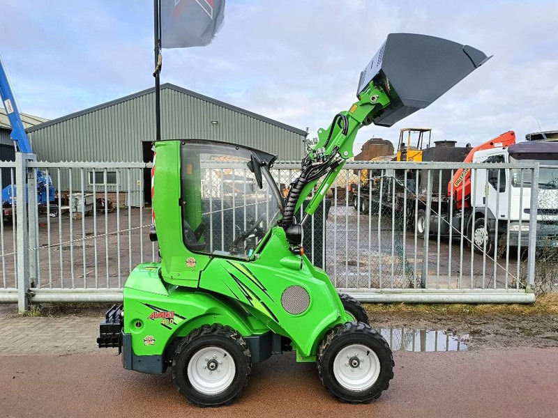 Avant M420 MSDNT mini shovel loader lader 980 kg CE - Minicargadora de cadenas: foto 1 Avant M420 MSDNT mini shovel loader lader 980 kg CE - Minicargadora de cadenas: foto 1