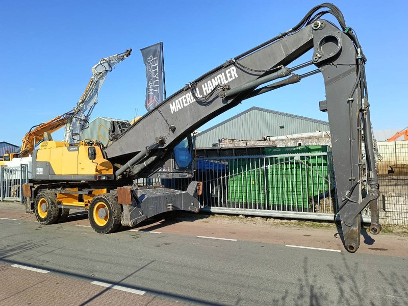 Manipulador de materiales para transporte de basura Volvo EW 210 D waste industry handler 25ton umslagbagger: foto 12