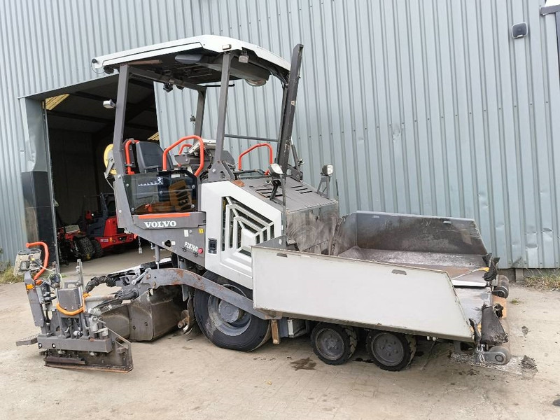 Pavimentadora de asfalto Volvo P 2870 D paver finisher asfaltmachine 2020: foto 6
