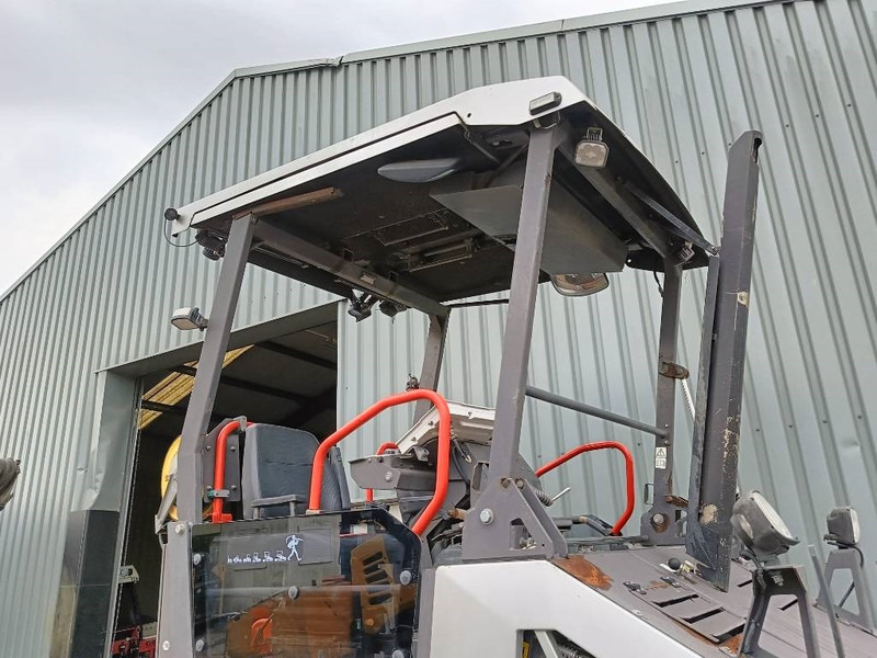 Pavimentadora de asfalto Volvo P 2870 D paver finisher asfaltmachine 2020: foto 14