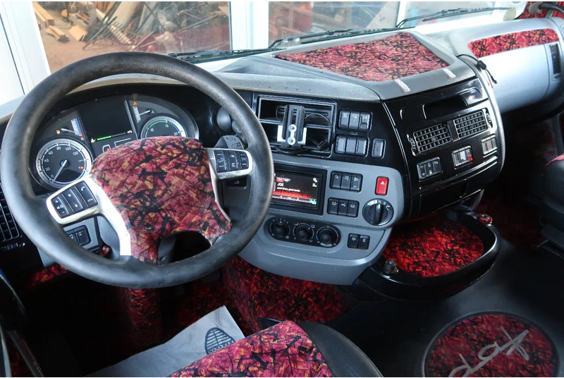 DAF XF 460 6X2/ SSC/ FULL AIR/ LIFT-LENK/ EURO 6 - Cabeza tractora: foto 2 DAF XF 460 6X2/ SSC/ FULL AIR/ LIFT-LENK/ EURO 6 - Cabeza tractora: foto 2