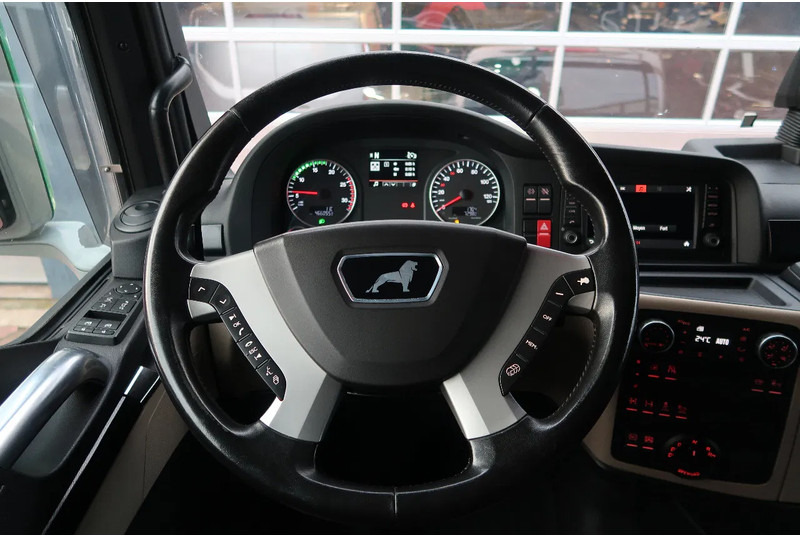 MAN TGX TGX 33.640 6X4 /RETARDER/ HYDRAULIK/ ALCOA'S/ LED/ ETC! - Cabeza tractora: foto 4 MAN TGX TGX 33.640 6X4 /RETARDER/ HYDRAULIK/ ALCOA'S/ LED/ ETC! - Cabeza tractora: foto 4