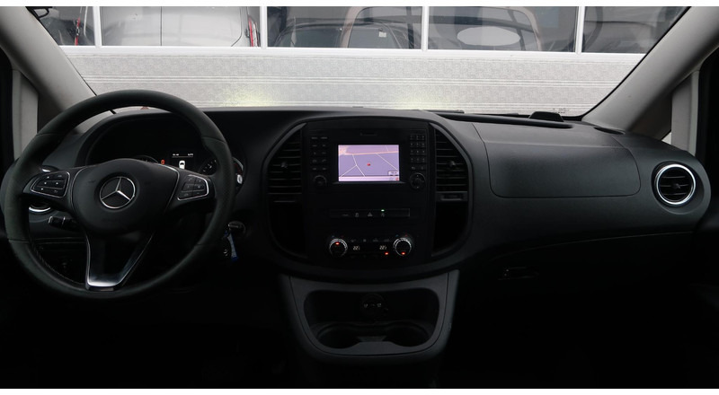 Mercedes-Benz Vito 119 CDI Extra Lang DC AUT/ LED/ CAMERA/ 2X SCHUIF/ CRUISE/ NAVI/ CLIMA/ LEDER/ TREKHAAK - Furgoneta pequeña, Furgoneta combi: foto 5 Mercedes-Benz Vito 119 CDI Extra Lang DC AUT/ LED/ CAMERA/ 2X SCHUIF/ CRUISE/ NAVI/ CLIMA/ LEDER/ TREKHAAK - Furgoneta pequeña, Furgoneta combi: foto 5