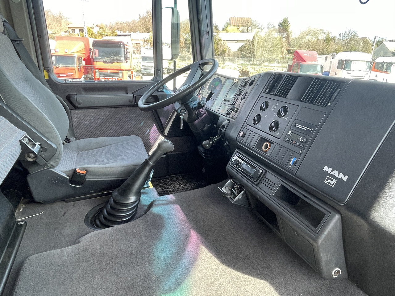 Leasing financiero de MAN F2000 413 6x2 Manual CRANE Hiab 330+jib 90 21m leasing MAN F2000 413 6x2 Manual CRANE Hiab 330+jib 90 21m: foto 11 Leasing financiero de MAN F2000 413 6x2 Manual CRANE Hiab 330+jib 90 21m leasing MAN F2000 413 6x2 Manual CRANE Hiab 330+jib 90 21m: foto 11