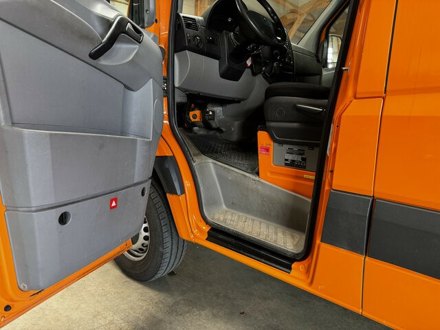 MERCEDES-BENZ Sprinter 316 CDI 4x4 Allrad L2H2 1. Hand!... - Furgón: foto 3 MERCEDES-BENZ Sprinter 316 CDI 4x4 Allrad L2H2 1. Hand!... - Furgón: foto 3