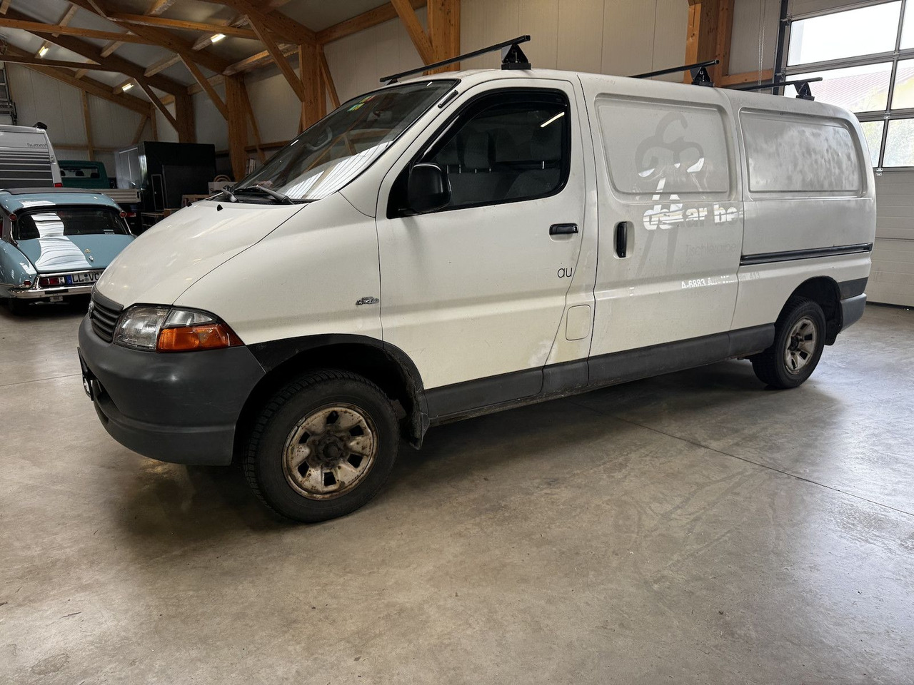 Toyota Hiace 2.5TD D4-D Kasten lang 4WD 4x4 - Coche familiar: foto 2 Toyota Hiace 2.5TD D4-D Kasten lang 4WD 4x4 - Coche familiar: foto 2