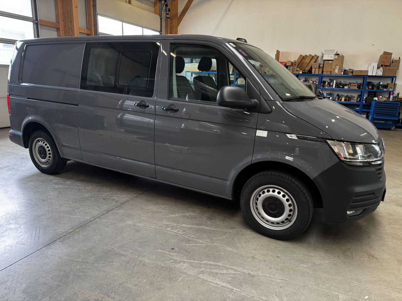 Volkswagen T6.1 lang 5-Sitzer 2.0 TDI 4Motion - Coche: foto 5 Volkswagen T6.1 lang 5-Sitzer 2.0 TDI 4Motion - Coche: foto 5