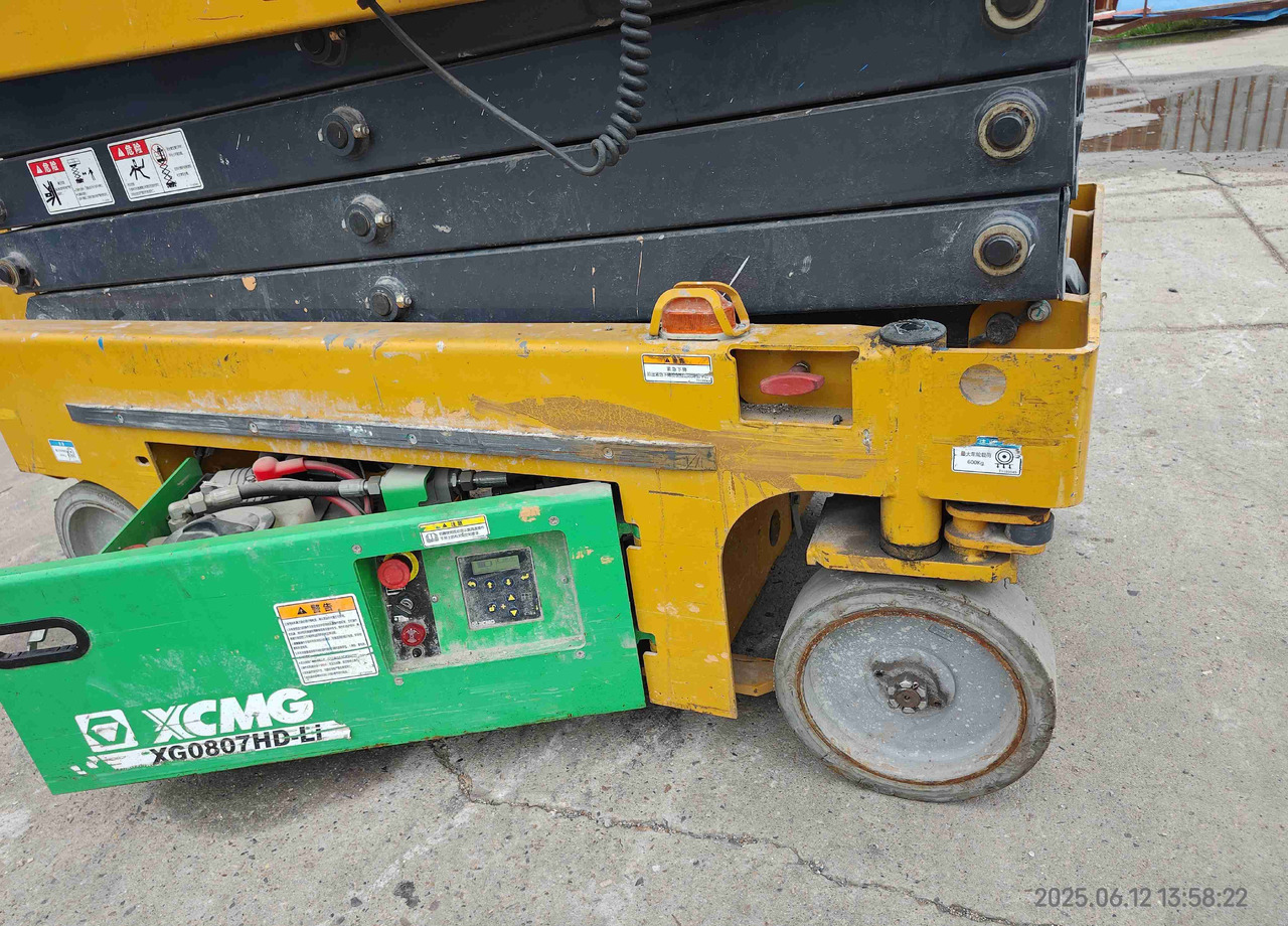 Plataforma de tijeras XCMG Lithium battery 8m second hand scissor lift XG0807HD-Li price: foto 6