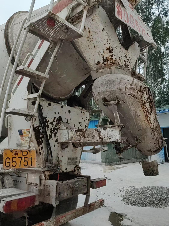 XCMG Official G4804B Used Cement Concrete Mixer 12m³ Concrete Mixer Truck HOWO - Camión hormigonera: foto 4 XCMG Official G4804B Used Cement Concrete Mixer 12m³ Concrete Mixer Truck HOWO - Camión hormigonera: foto 4