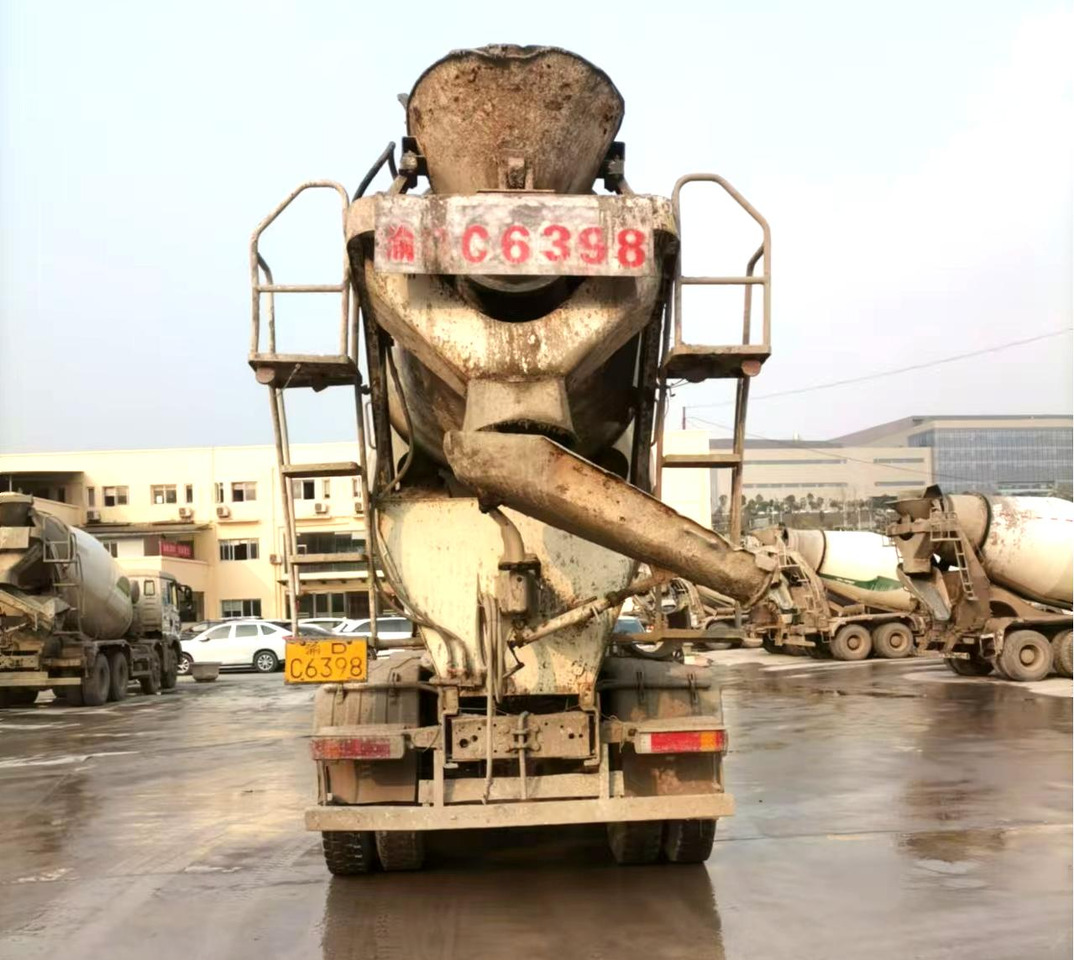XCMG Official Used Concrete Mixer Truck G4804b 12cubic Cement Mixer Machine - Camión hormigonera: foto 4 XCMG Official Used Concrete Mixer Truck G4804b 12cubic Cement Mixer Machine - Camión hormigonera: foto 4