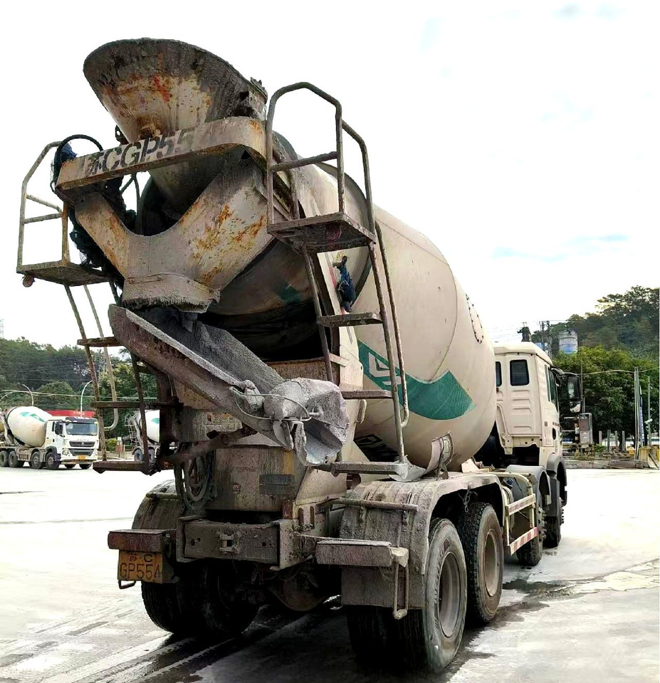 XCMG Official Used Concrete Mixer Truck HOWO G4802D 12m³ Cement Mixer Truck Price - Camión hormigonera: foto 3 XCMG Official Used Concrete Mixer Truck HOWO G4802D 12m³ Cement Mixer Truck Price - Camión hormigonera: foto 3