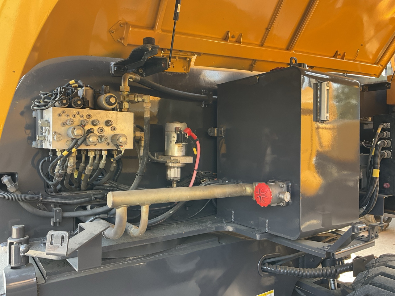 Plataforma telescopica XCMG Official Used Straight Arm GTBZ22S 22m Aaerial Work Platform Price: foto 11 Plataforma telescopica XCMG Official Used Straight Arm GTBZ22S 22m Aaerial Work Platform Price: foto 11