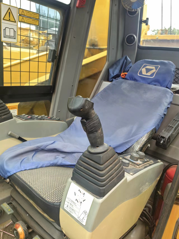 Grúa sobre orugas XCMG Official Used Telescopic Crawler Cranes XGC25T Small Hydraulic Crane Price For Sale: foto 6 Grúa sobre orugas XCMG Official Used Telescopic Crawler Cranes XGC25T Small Hydraulic Crane Price For Sale: foto 6