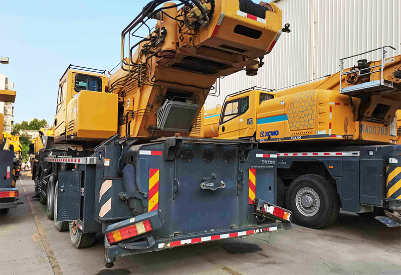 XCMG QY95K7C 90ton 95ton second hand hydraulic crane price - Autogrúa: foto 4 XCMG QY95K7C 90ton 95ton second hand hydraulic crane price - Autogrúa: foto 4