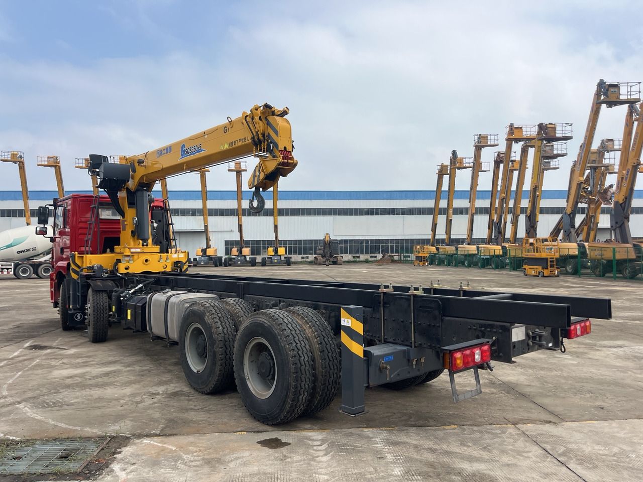 XCMG SQS350-5 14ton second hand truck mounted crane price - Autogrúa: foto 4 XCMG SQS350-5 14ton second hand truck mounted crane price - Autogrúa: foto 4