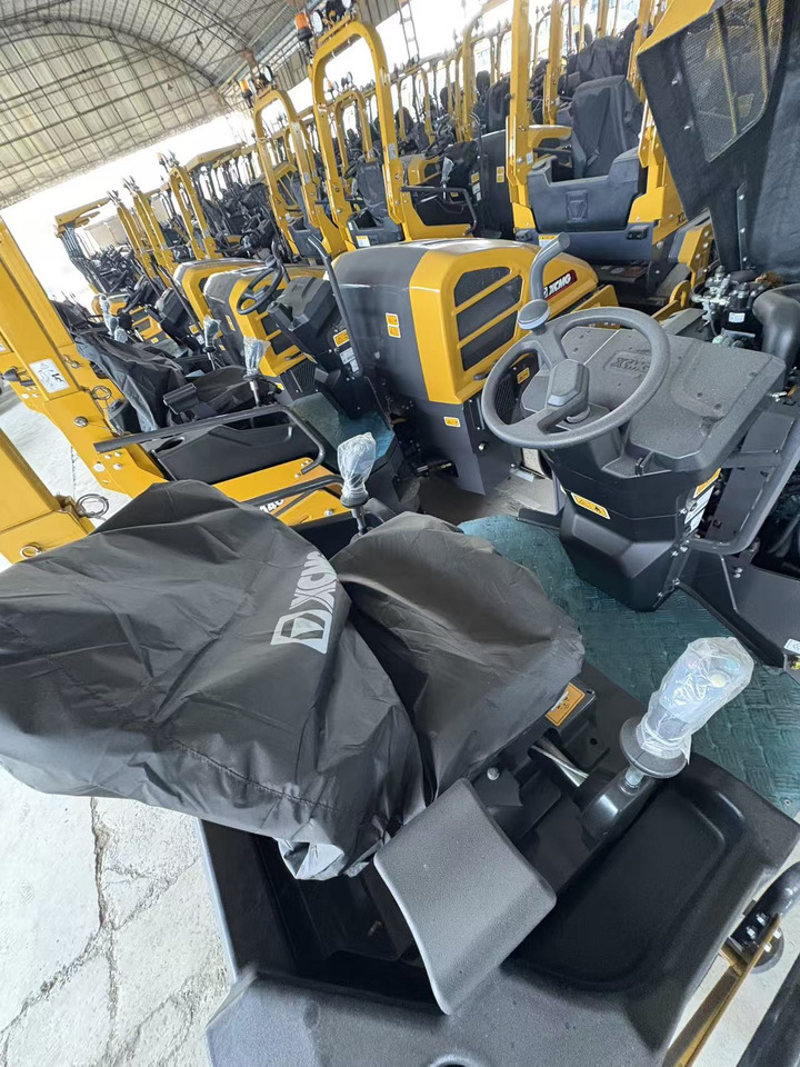 XCMG XD140VT 4ton small Light Diesel Vibratory Road Roller - Mini compactadora: foto 5 XCMG XD140VT 4ton small Light Diesel Vibratory Road Roller - Mini compactadora: foto 5