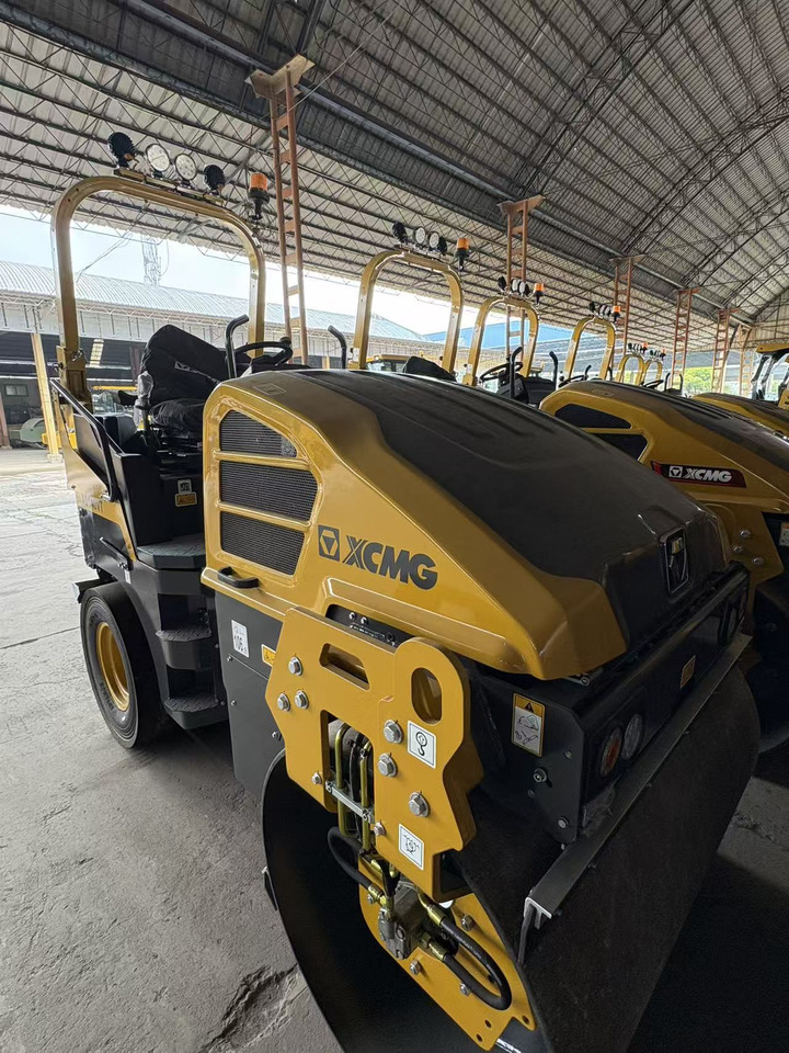 XCMG XD140VT 4ton small Light Diesel Vibratory Road Roller - Mini compactadora: foto 3 XCMG XD140VT 4ton small Light Diesel Vibratory Road Roller - Mini compactadora: foto 3