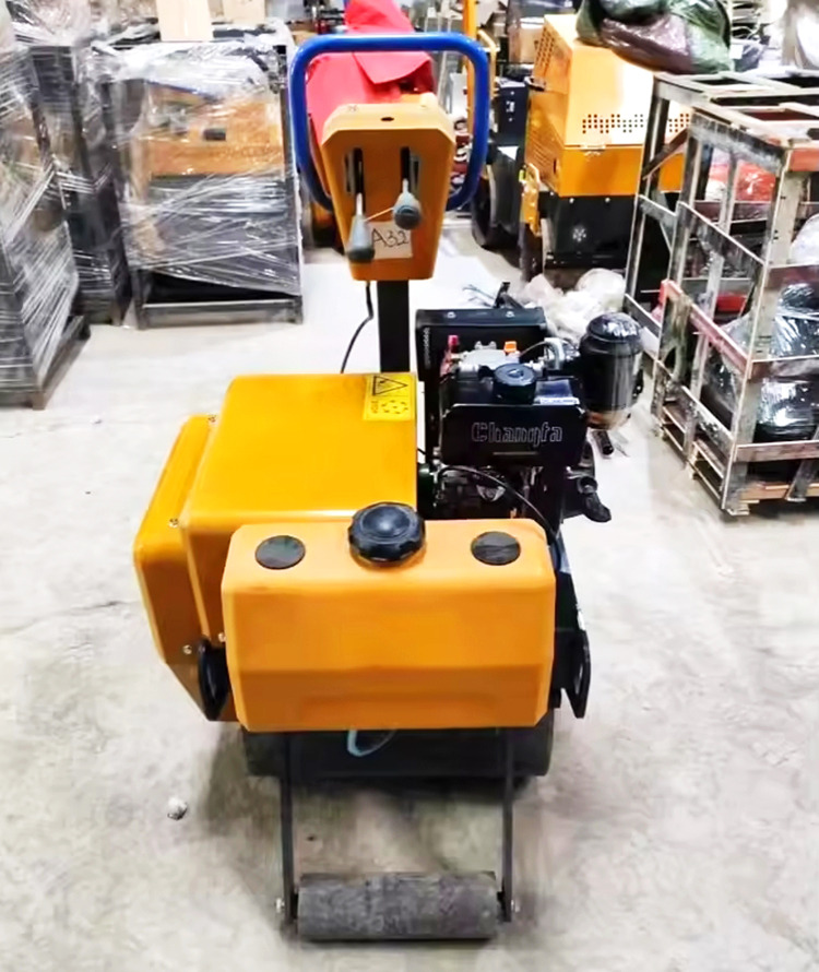 XCMG XMR040 small hand light hydraulic road roller for sale - Mini compactadora: foto 3 XCMG XMR040 small hand light hydraulic road roller for sale - Mini compactadora: foto 3