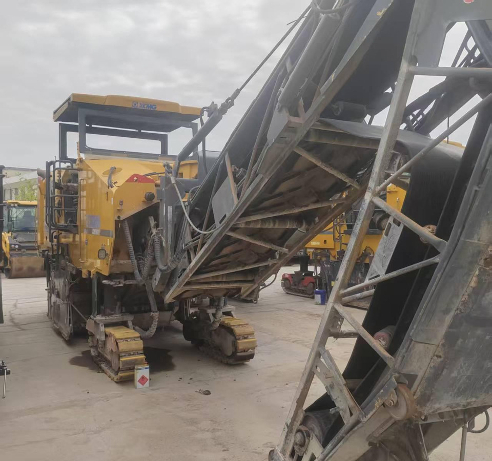 XCMG certified used cold milling planer machine XM200KⅡfor sale - Fresadora en frío: foto 5 XCMG certified used cold milling planer machine XM200KⅡfor sale - Fresadora en frío: foto 5