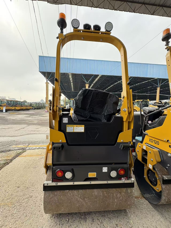 XCMG small XD120 Double Drum Vibratory Road Roller - Mini compactadora: foto 3 XCMG small XD120 Double Drum Vibratory Road Roller - Mini compactadora: foto 3