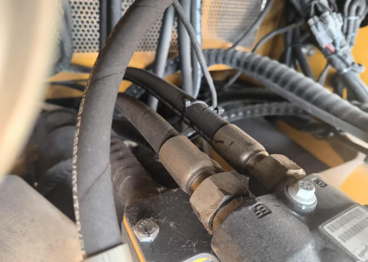 XCMG used XS365IV 36 Ton Vibratory Roller Compacator single drum price - Apisonadora de asfalto: foto 2 XCMG used XS365IV 36 Ton Vibratory Roller Compacator single drum price - Apisonadora de asfalto: foto 2