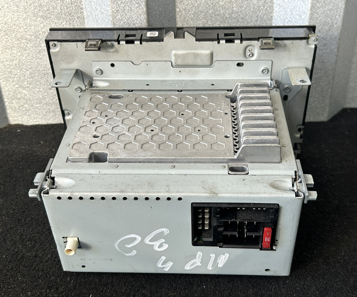 BOSCH RADIO NAVIGATION 7620000236 MERCEDES ACTROS A0004467662 - Cabina e interior: foto 4 BOSCH RADIO NAVIGATION 7620000236 MERCEDES ACTROS A0004467662 - Cabina e interior: foto 4