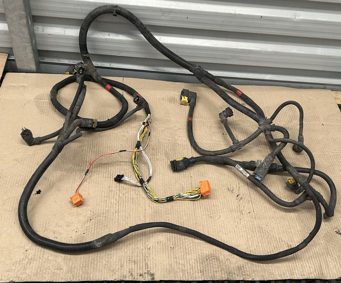 DAF CF EURO 6 FRONT HEADLAMP WIRING HARNESS + RADAR HARNESS 2004368 + 2003751 - Cables/ Alambres: foto 1 DAF CF EURO 6 FRONT HEADLAMP WIRING HARNESS + RADAR HARNESS 2004368 + 2003751 - Cables/ Alambres: foto 1