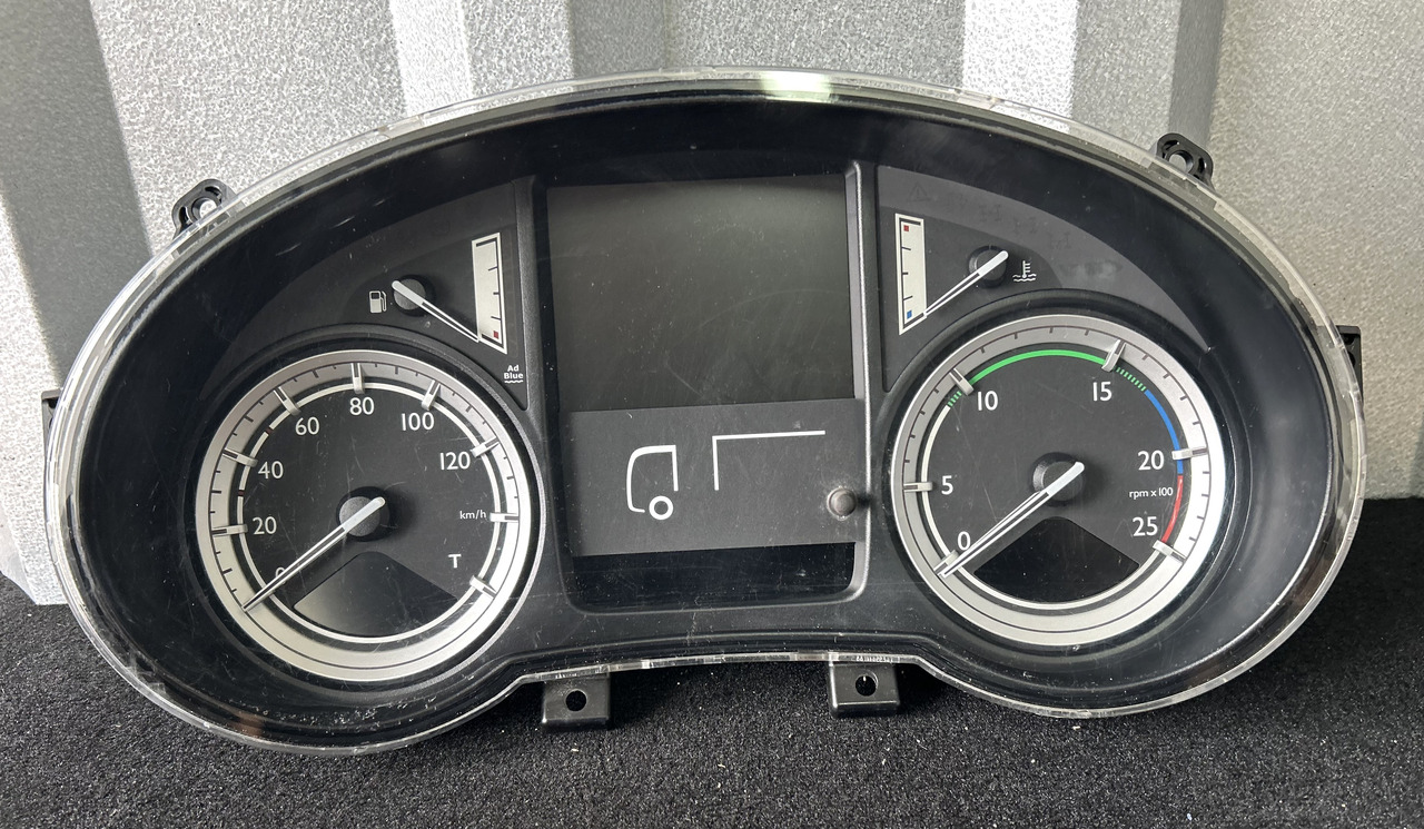 DAF CLOCK COUNTER DAF XF 106 2114867 - Salpicadero: foto 1 DAF CLOCK COUNTER DAF XF 106 2114867 - Salpicadero: foto 1
