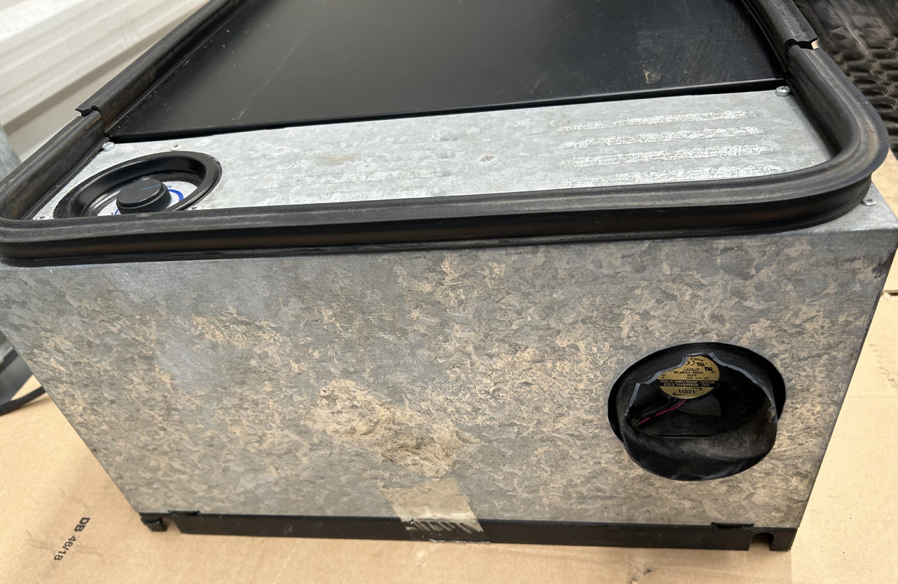 DAF REFRIGERATOR FOR DAF XF 106 - Pieza universal: foto 2 DAF REFRIGERATOR FOR DAF XF 106 - Pieza universal: foto 2