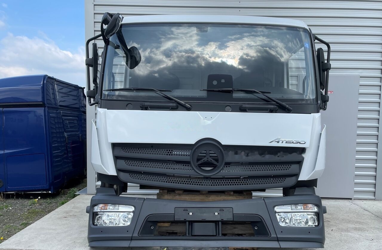 FRONT BUMPER COMPLETE EXTRA COST 700EU Mercedes-Benz ATEGO Euro 6 Mercedes-Benz 1523 L, 1524 L, 1527 L, 1530 - Cabina para Camión: foto 1 FRONT BUMPER COMPLETE EXTRA COST 700EU Mercedes-Benz ATEGO Euro 6 Mercedes-Benz 1523 L, 1524 L, 1527 L, 1530 - Cabina para Camión: foto 1