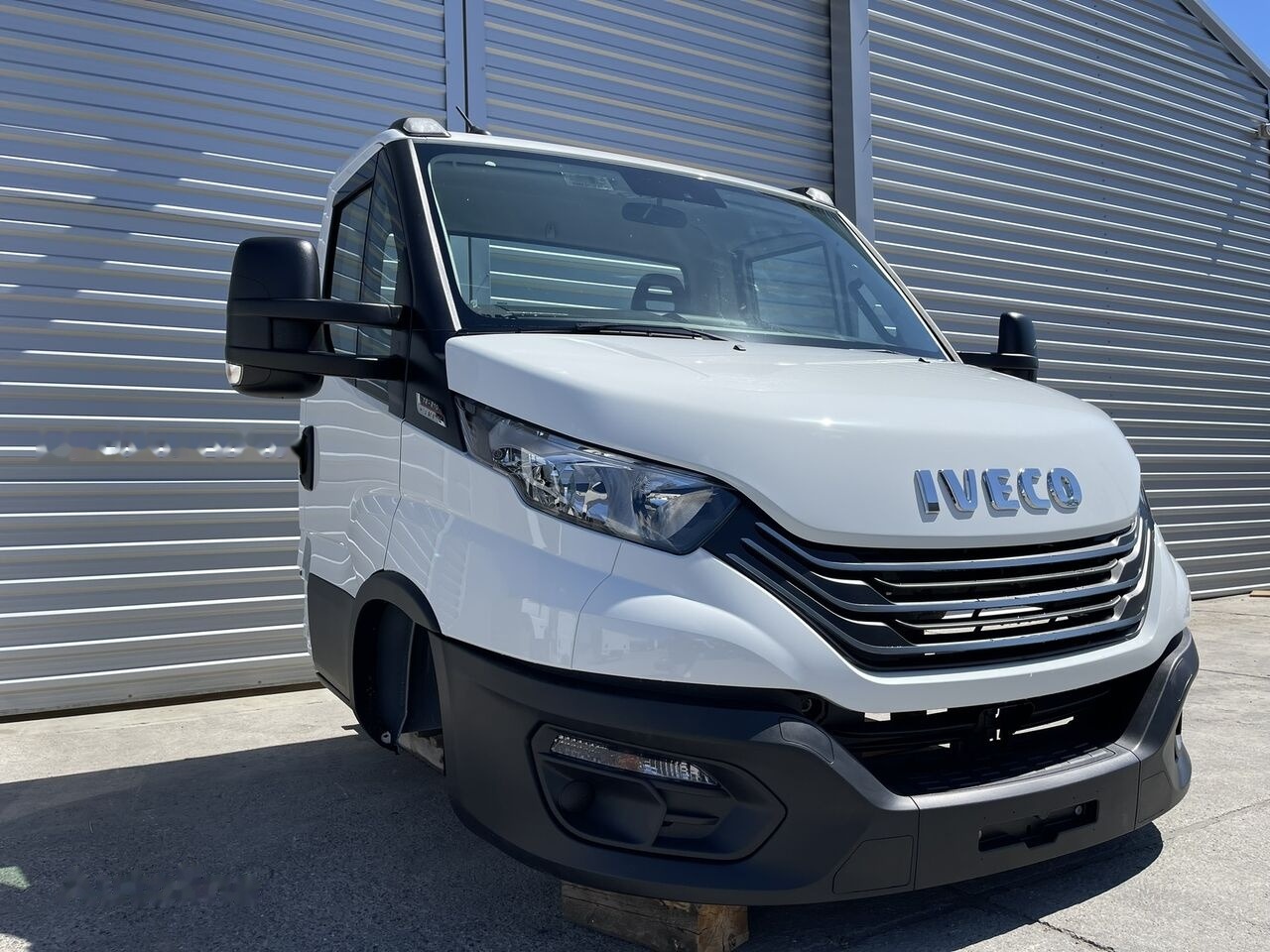 IVECO DAILY VII 72-210 IVECO DAILY 75-210 light - Cabina para Vehículo comercial ligero: foto 2 IVECO DAILY VII 72-210 IVECO DAILY 75-210 light - Cabina para Vehículo comercial ligero: foto 2