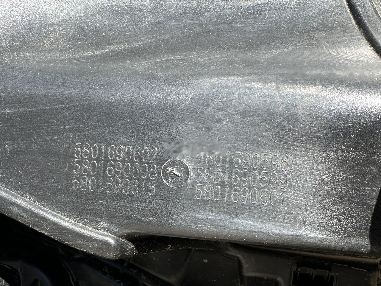 IVECO EUROCARGO/ 5801690602 / 5801745452 / 5801745449 IVECO 5801690602 / 5801745452 / 5801745449 - Parachoques para Camión: foto 5 IVECO EUROCARGO/ 5801690602 / 5801745452 / 5801745449 IVECO 5801690602 / 5801745452 / 5801745449 - Parachoques para Camión: foto 5