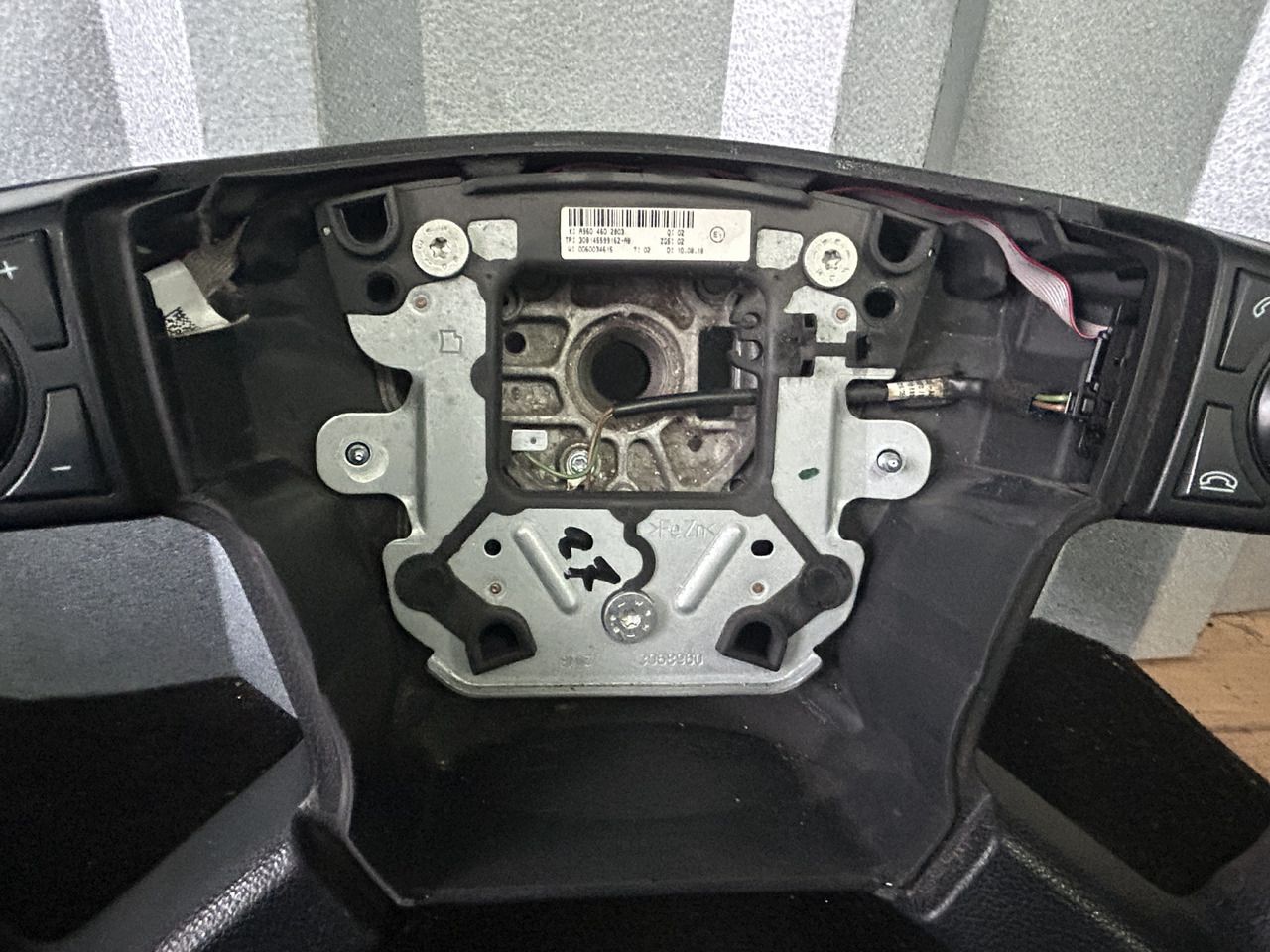 MERCEDES ACTROS MP4 MULTIFUNCTIONAL STEERING WHEEL + AIRBAG - Volante: foto 5 MERCEDES ACTROS MP4 MULTIFUNCTIONAL STEERING WHEEL + AIRBAG - Volante: foto 5
