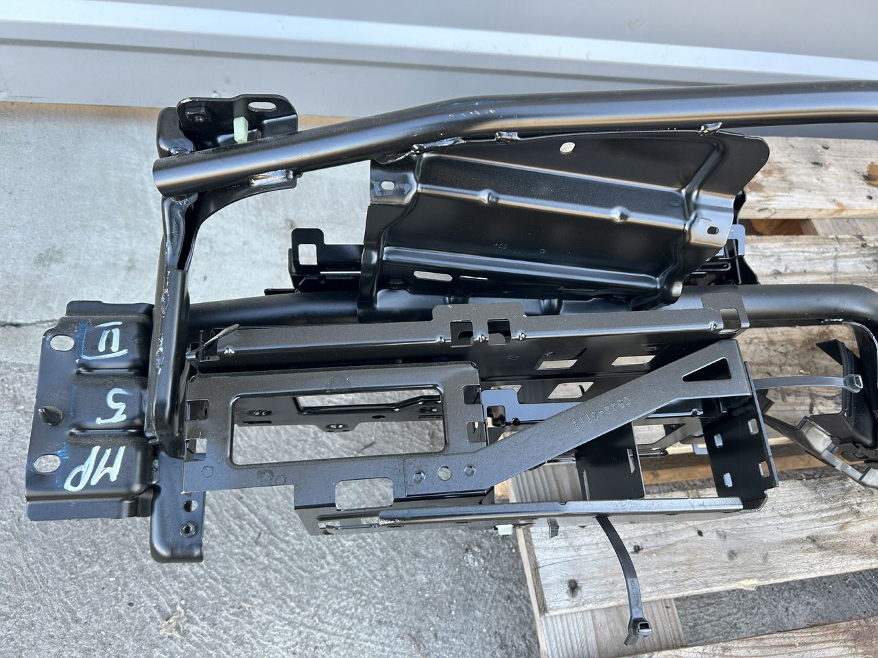 MERCEDES-BENZ ACTROS MP5 CONSOLE FRAME - Salpicadero: foto 2 MERCEDES-BENZ ACTROS MP5 CONSOLE FRAME - Salpicadero: foto 2