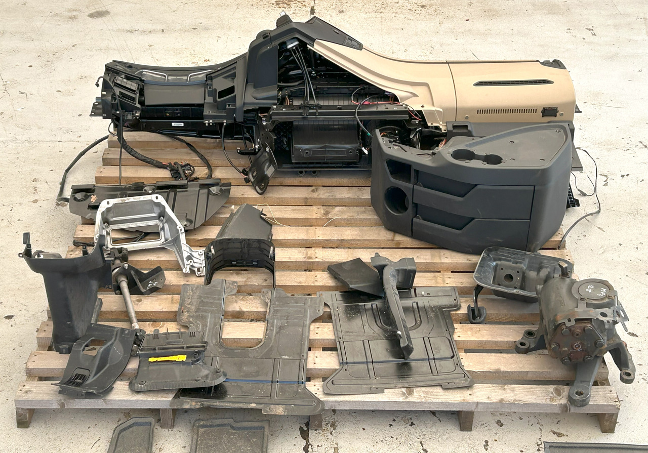 Cabina MERCEDES-BENZ COMPLETE INTERIOR CONSOLE - DASHBOARD FOR A BRITISH MERCEDES ACTROS MP4: foto 13