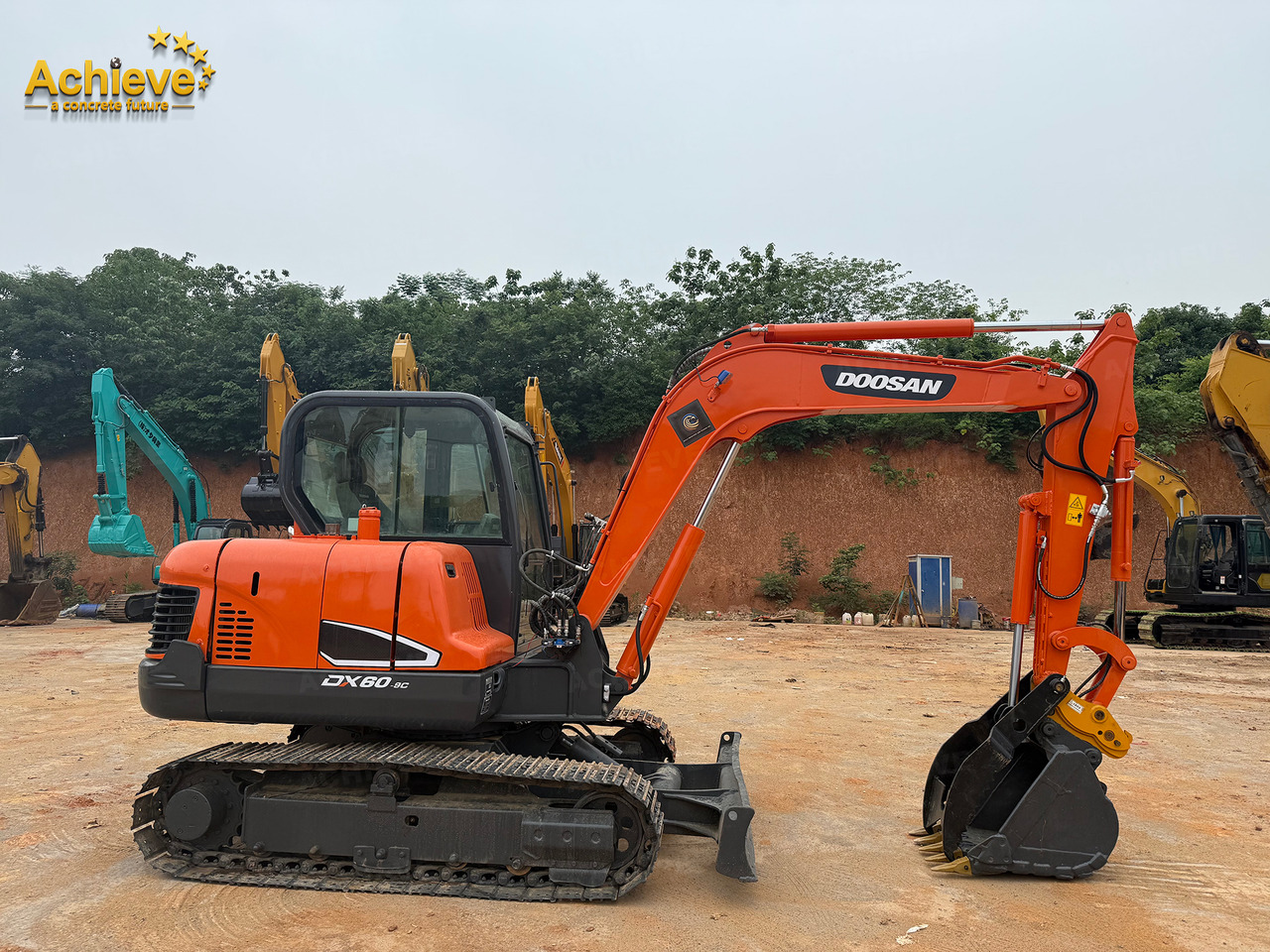 DOOSAN Diwanlun DX60-9 Excavator 38.9(52.1)/2100kW(HP) / rpm D24C 0.23m3 5700kg 4.2+2.8Ton 【ACHIEVE】 TOP CONDITION!!! - Excavadora de cadenas: foto 4 DOOSAN Diwanlun DX60-9 Excavator 38.9(52.1)/2100kW(HP) / rpm D24C 0.23m3 5700kg 4.2+2.8Ton 【ACHIEVE】 TOP CONDITION!!! - Excavadora de cadenas: foto 4