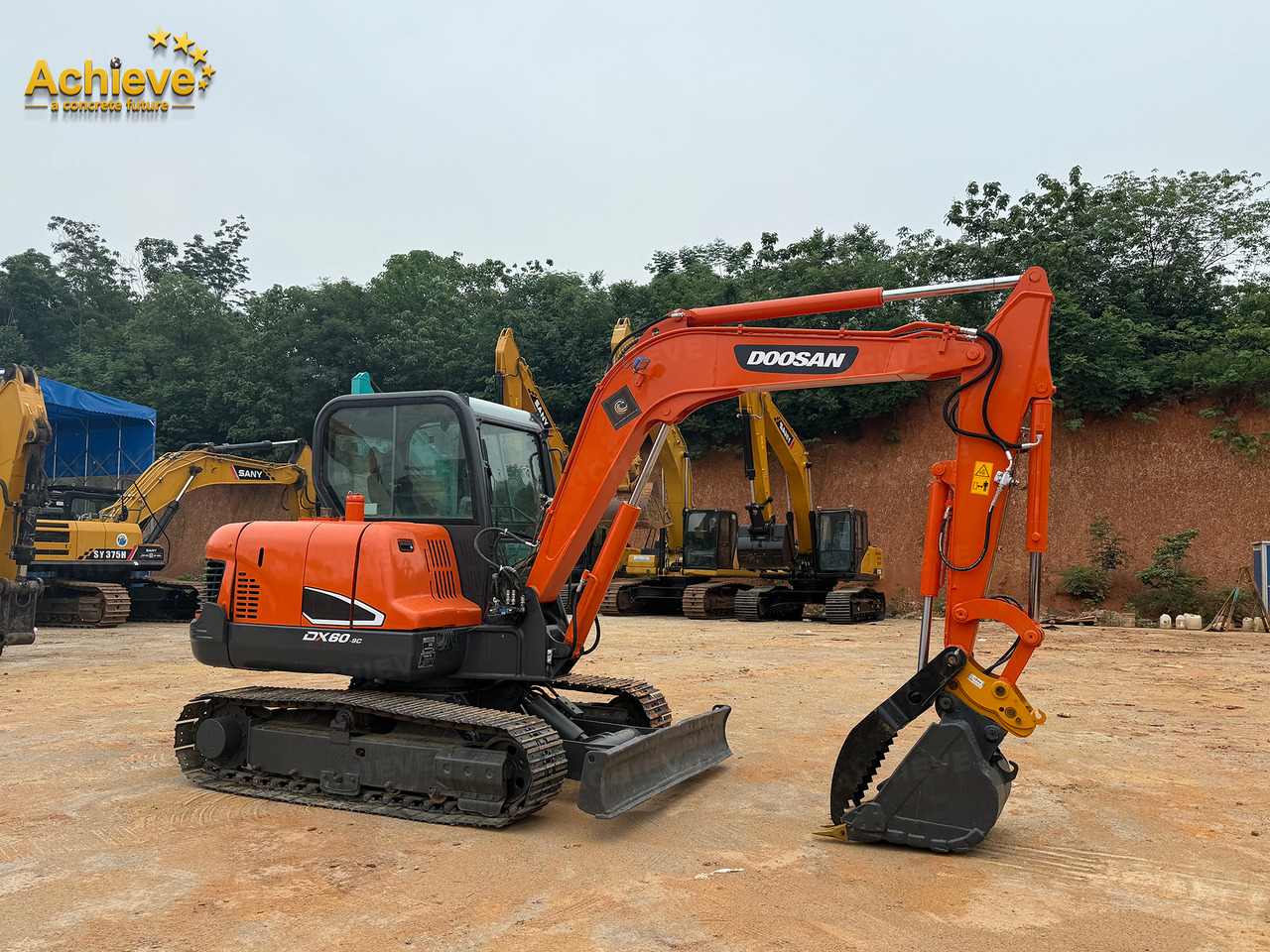 DOOSAN Diwanlun DX60-9 Excavator 38.9(52.1)/2100kW(HP) / rpm D24C 0.23m3 5700kg 4.2+2.8Ton 【ACHIEVE】 TOP CONDITION!!! - Excavadora de cadenas: foto 1 DOOSAN Diwanlun DX60-9 Excavator 38.9(52.1)/2100kW(HP) / rpm D24C 0.23m3 5700kg 4.2+2.8Ton 【ACHIEVE】 TOP CONDITION!!! - Excavadora de cadenas: foto 1