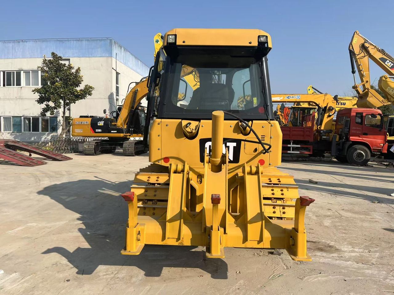 CATERPILLAR Affordable Used CAT D5K Bulldozer for Sale | Caterpillar D5K Technical Details - Bulldozer: foto 3 CATERPILLAR Affordable Used CAT D5K Bulldozer for Sale | Caterpillar D5K Technical Details - Bulldozer: foto 3