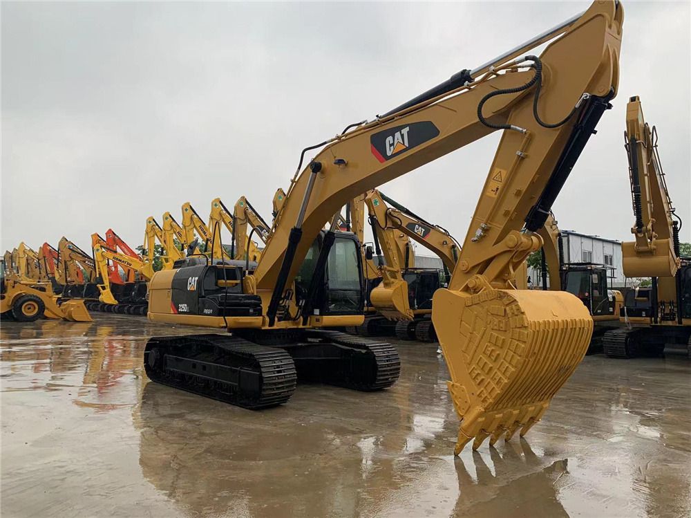 CATERPILLAR Used CAT 325D 25 Ton Excavator – 140 kW, 1.4m³ Bucket, C7 ACERT Engine - Excavadora de cadenas: foto 3 CATERPILLAR Used CAT 325D 25 Ton Excavator – 140 kW, 1.4m³ Bucket, C7 ACERT Engine - Excavadora de cadenas: foto 3