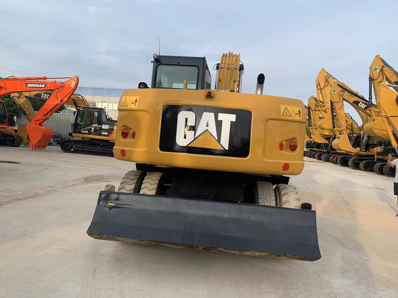 Caterpillar M315D Wheel Excavator Moving by Tires - Excavadora de ruedas: foto 4 Caterpillar M315D Wheel Excavator Moving by Tires - Excavadora de ruedas: foto 4