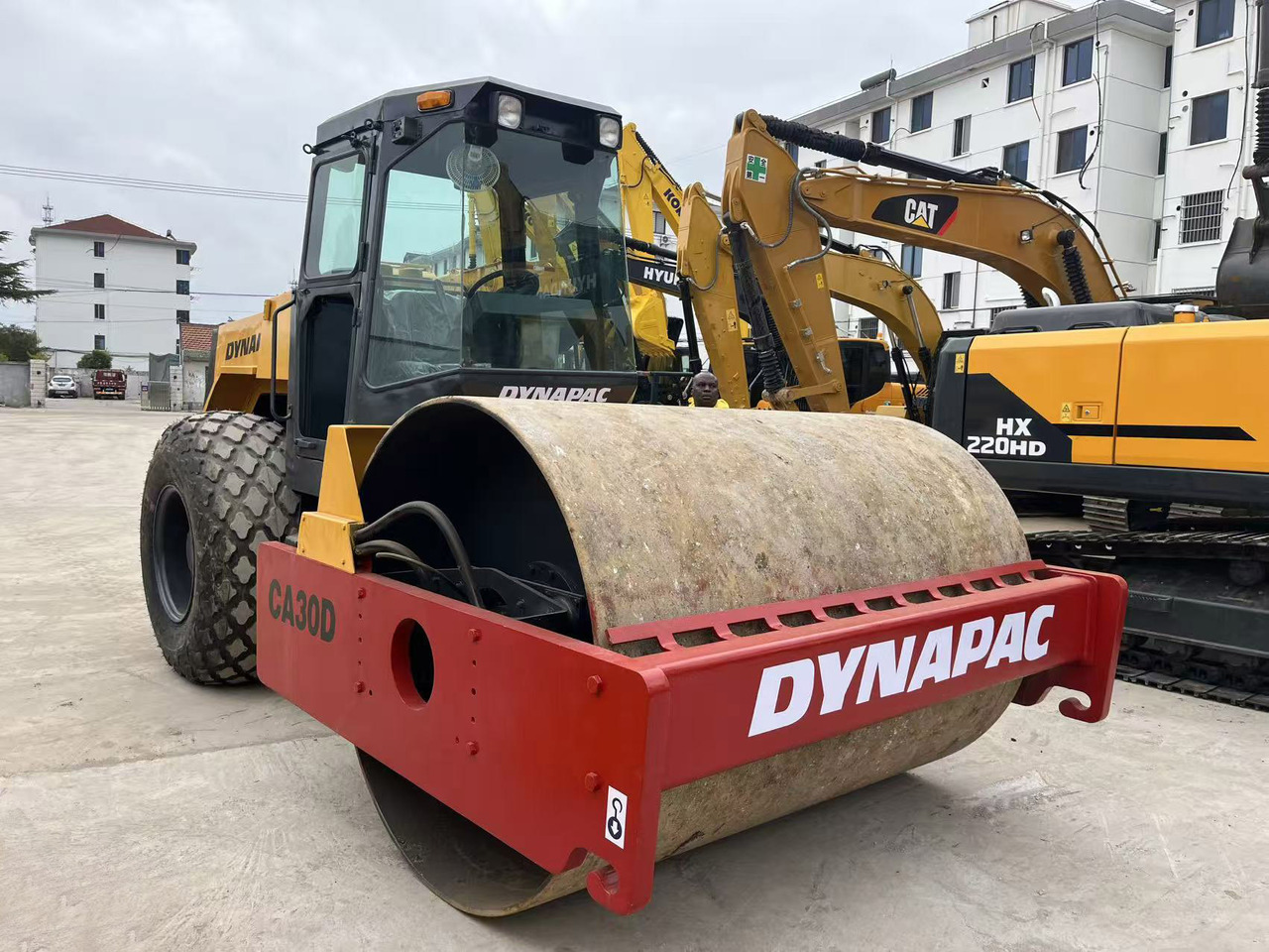 Dynapac Vibratory Road roller CA30D, CA25D Good Price on Sale - Apisonadora de asfalto: foto 2 Dynapac Vibratory Road roller CA30D, CA25D Good Price on Sale - Apisonadora de asfalto: foto 2