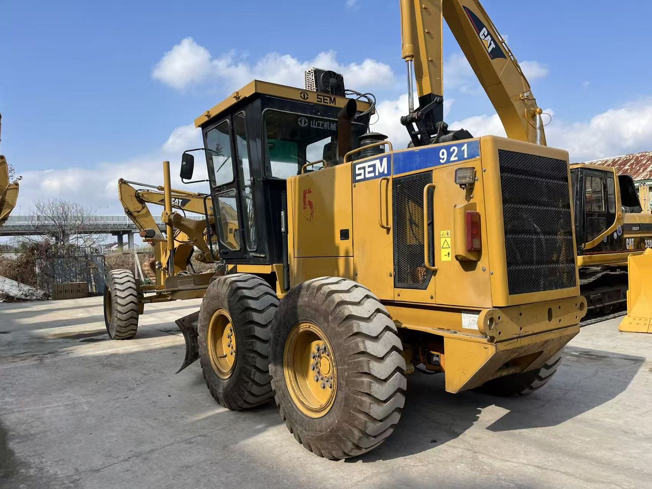 SEM Used Motor Grader SEM 921 for Sale | Pre-Owned Road Construction Machine - Bulldozer: foto 2 SEM Used Motor Grader SEM 921 for Sale | Pre-Owned Road Construction Machine - Bulldozer: foto 2