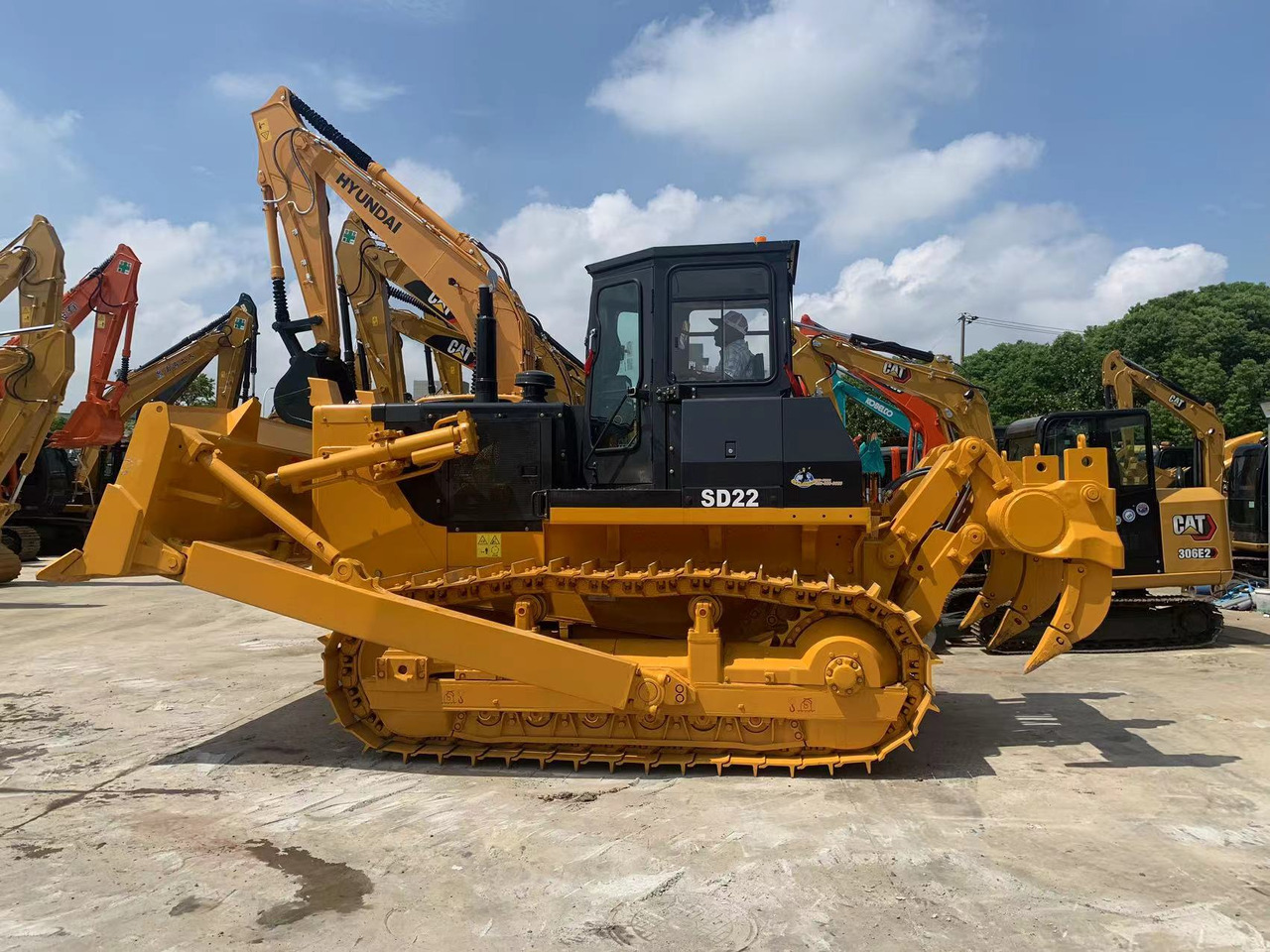 SHANTUI Bulldozer SD22, SD32 Secondhand Tracked Tactor - Bulldozer: foto 2 SHANTUI Bulldozer SD22, SD32 Secondhand Tracked Tactor - Bulldozer: foto 2