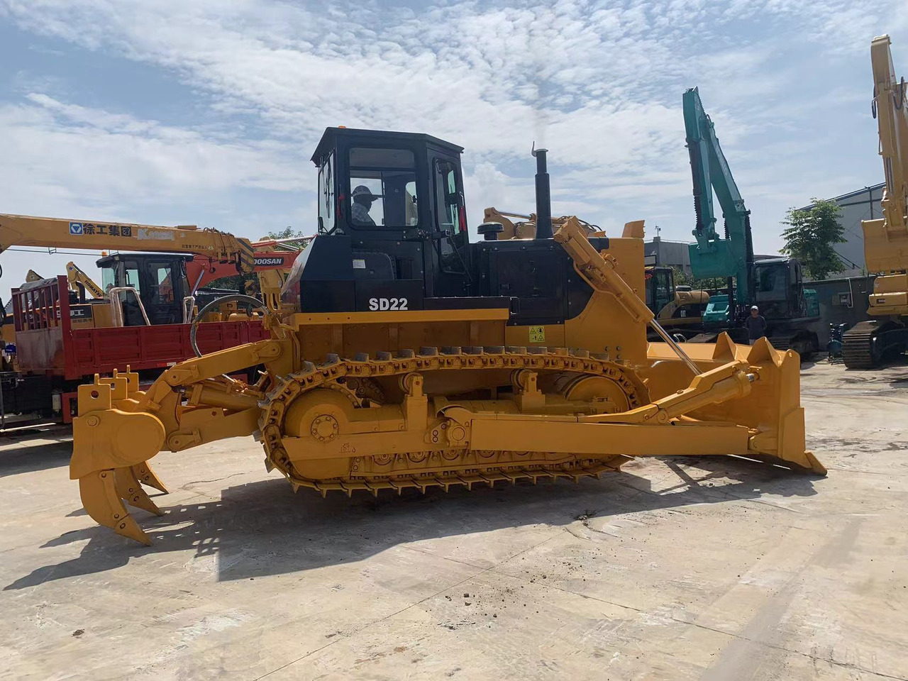 SHANTUI Bulldozer SD22, SD32 Secondhand Tracked Tactor - Bulldozer: foto 1 SHANTUI Bulldozer SD22, SD32 Secondhand Tracked Tactor - Bulldozer: foto 1