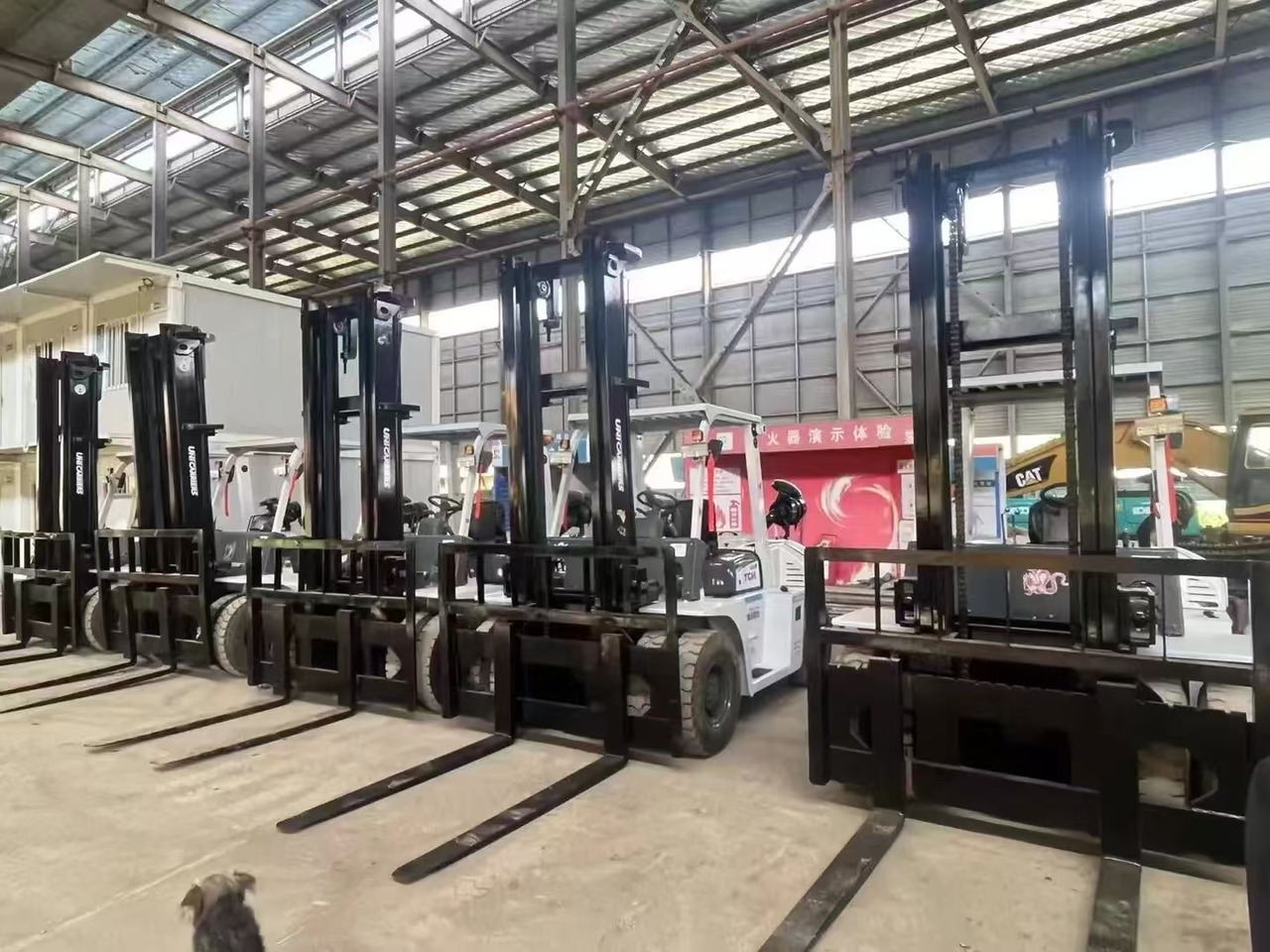 TCM 10 ton Diesel Forklift FD100 with Fork Positioner - Carretilla elevadora diésel: foto 2 TCM 10 ton Diesel Forklift FD100 with Fork Positioner - Carretilla elevadora diésel: foto 2