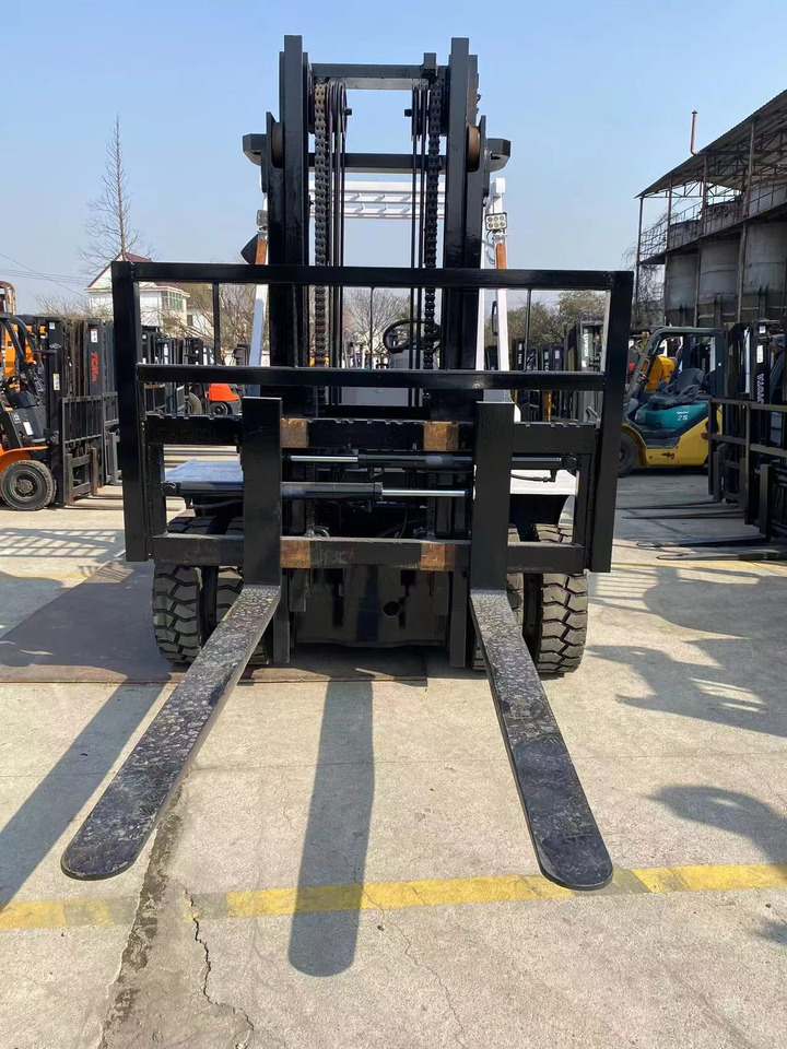 TCM 7 ton Diesel Forklift Used Condition FD70 Forklift Truck - Carretilla elevadora diésel: foto 5 TCM 7 ton Diesel Forklift Used Condition FD70 Forklift Truck - Carretilla elevadora diésel: foto 5