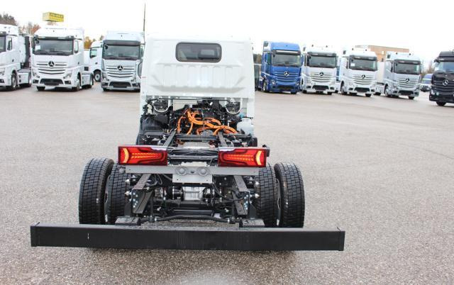 FUSO Canter 4S15E - Chasis camión: foto 3 FUSO Canter 4S15E - Chasis camión: foto 3