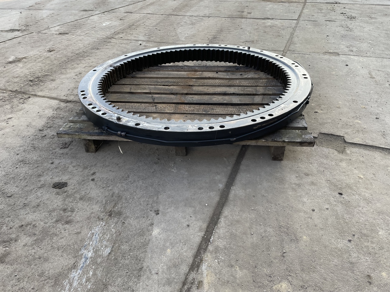 KOMATSU PC 228 - Corona de giro para Excavadora: foto 1 KOMATSU PC 228 - Corona de giro para Excavadora: foto 1