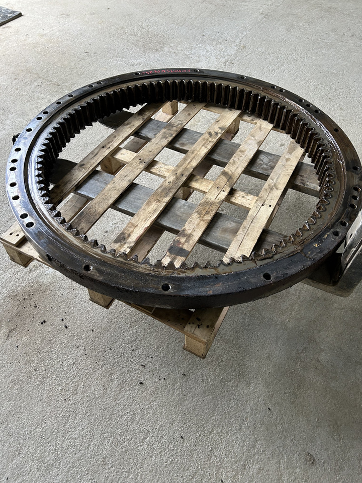 Komatsu PC240 - Corona de giro para Excavadora: foto 2 Komatsu PC240 - Corona de giro para Excavadora: foto 2